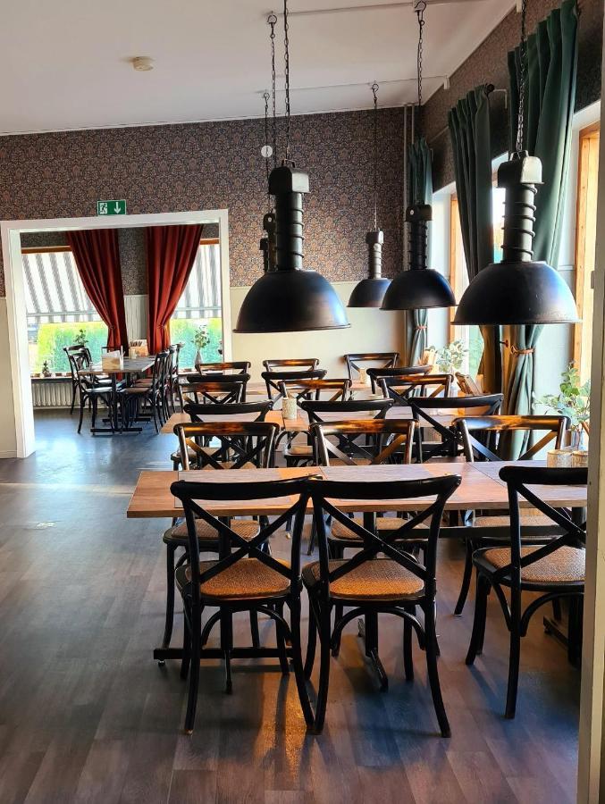 Dala-Jaerna Hotell Och Vandrarhem 외부 사진